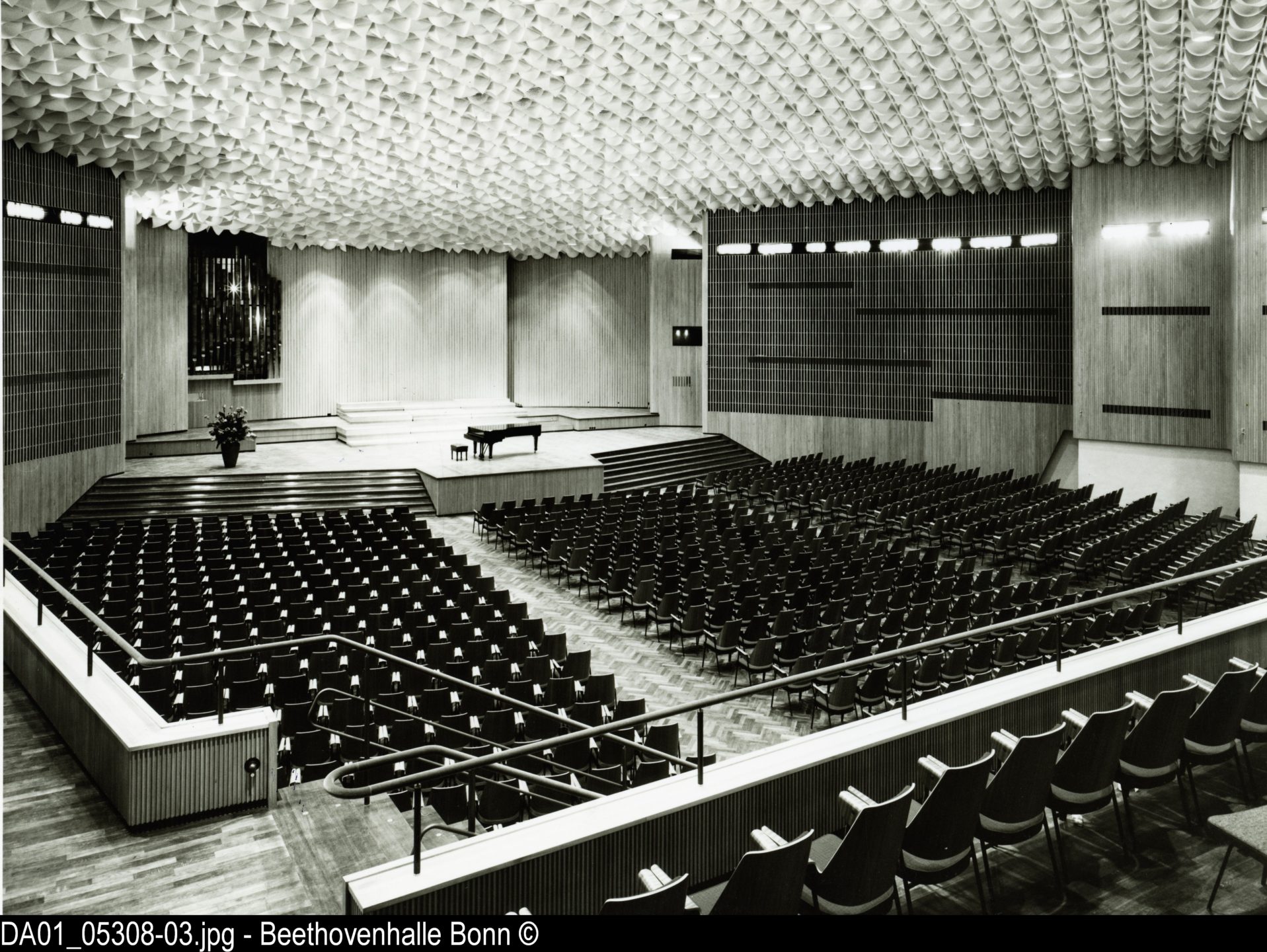 Beethovenhalle Bonn, Siegfried Wolske, großer Saal, Aufnahme ca. 50er Jahre